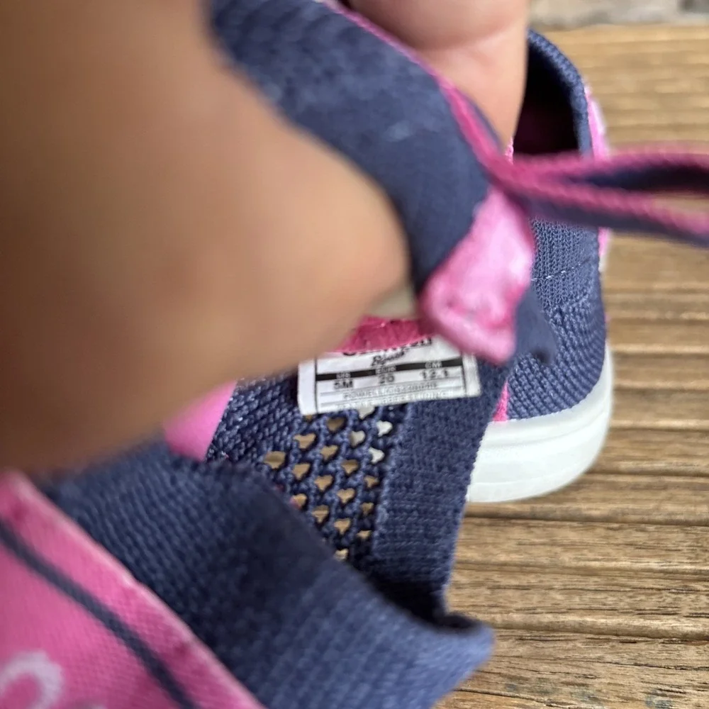 OshKosh. Toddler Blue-Pink Mesh/Knit Lightweight Girls Shoes. Size 5M